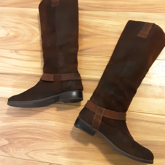 DV by Dolce Vita Shoes - DV Dolce Vita Brown Suede Western Style Boot.